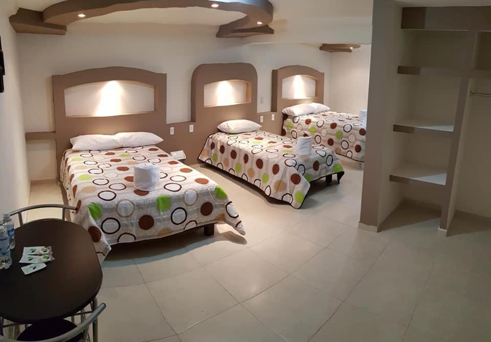 Hotel Caudillos Inn Emiliano Zapata  Екстериор снимка